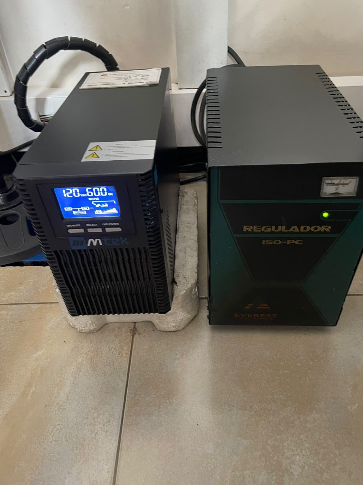 UPS 2000VA